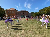 Die Eleven des Tanzstudio Radeva bereicherten das Programm zum Kindertag in Sondershausen Bild: Die Eleven des Tanzstudio Radeva bereicherten das Programm zum Kindertag in Sondershausen