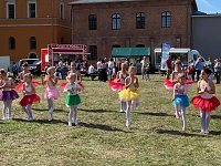 Die Eleven des Tanzstudio Radeva bereicherten das Programm zum Kindertag in Sondershausen Bild: Die Eleven des Tanzstudio Radeva bereicherten das Programm zum Kindertag in Sondershausen