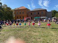 Die Eleven des Tanzstudio Radeva bereicherten das Programm zum Kindertag in Sondershausen Bild: Die Eleven des Tanzstudio Radeva bereicherten das Programm zum Kindertag in Sondershausen