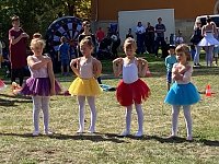 Die Eleven des Tanzstudio Radeva bereicherten das Programm zum Kindertag in Sondershausen Bild: Die Eleven des Tanzstudio Radeva bereicherten das Programm zum Kindertag in Sondershausen