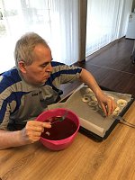 Ein Apfel am Morgen vertreibt Kummer und Sorgen Bild: Ein Apfel am Morgen vertreibt Kummer und Sorgen