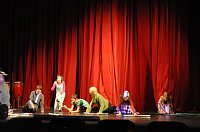 Bild: Salto Mortale im Theater