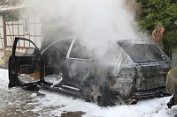 Zwei Fahrzeuge ausgebrannt Bild: Zwei Fahrzeuge ausgebrannt