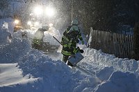 Bild: Feuerwehr befreit Anwohner