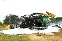 Hoher Sachschaden nach Brand an Großhäcksler Bild: Hoher Sachschaden nach Brand an Großhäcksler