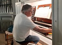 Sicco Steendam an der Orgel in der Unterkirche in Bad Frankenhausen Bild: Sicco Steendam an der Orgel in der Unterkirche in Bad Frankenhausen