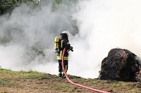 Heuballen in Sondershausen in Flammen Bild: Heuballen in Sondershausen in Flammen