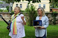 Bild: Einweihung Geweihbaum zum 40. Chorjubil&auml;um des Frankenh&auml;user Frauenchors