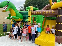 Spaß auf der Hüpfburg beim Abschlussfest der Staatlichen Grundschule Hohenebra Bild: Spaß auf der Hüpfburg beim Abschlussfest der Staatlichen Grundschule Hohenebra