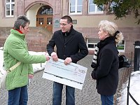 Bild: Spende f&uuml;r Stade-Gem&auml;lde