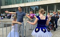 Bild: Die Eleven des Tanzstudio Radeva konnten am Denkmaltag gleich an zwei Orten auftreten