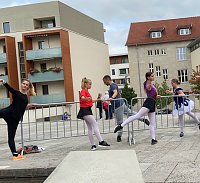 Bild: Die Eleven des Tanzstudio Radeva konnten am Denkmaltag gleich an zwei Orten auftreten