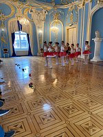 Bild: Die Eleven des Tanzstudio Radeva konnten am Denkmaltag gleich an zwei Orten auftreten