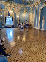 Bild: Die Eleven des Tanzstudio Radeva konnten am Denkmaltag gleich an zwei Orten auftreten