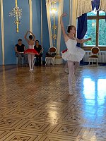 Bild: Die Eleven des Tanzstudio Radeva konnten am Denkmaltag gleich an zwei Orten auftreten