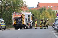 Die Polizei nimmt einen Mann fest, der ein Haus anzünden wollte Bild: Die Polizei nimmt einen Mann fest, der ein Haus anzünden wollte