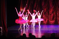 Ballettaufführungen auf der großen Bühne des Theaters Bild: Ballettaufführungen auf der großen Bühne des Theaters
