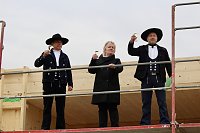 Bild: v.l Thoralf B&auml;ring (B&auml;ring Bau);Gudrun Knoch (Projektleiterin Wohnheim Diakonie Novalis); Zimmermann