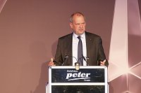 Mitglied des Bundestages (Wahlkreis Göttingen) und Wirtschaftsprüfer der Autohaus-Peter-Gruppe Bild: Mitglied des Bundestages (Wahlkreis Göttingen) und Wirtschaftsprüfer der Autohaus-Peter-Gruppe