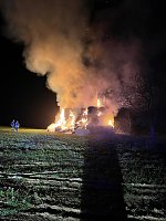 Bild: Brennende Strohballen bei Donndorf