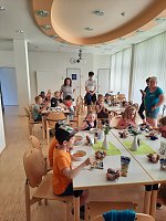 Stärkung in der Kantine der Klinik Bild: Stärkung in der Kantine der Klinik