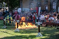 Ritterspektakel auf der Ronneburg zum Pfingstsamstag Bild: Ritterspektakel auf der Ronneburg zum Pfingstsamstag