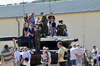Tag der "Offenen Tür" auf dem Gelände der Kyffhäuser Kaserne zwischen Bad Frankenhausen und Seehausen Bild: Tag der "Offenen Tür" auf dem Gelände der Kyffhäuser Kaserne zwischen Bad Frankenhausen und Seehausen