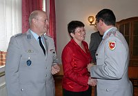 Bild: Verdienstorden an Regina Girschele