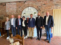 Bürgermeister Steffen Grimm (rechts) mit Mantas Varasca (3.v.re.) Bürgermeister von Kazlu Ruda und den Bürgermeistern der polnischen Partnerstädte. Bild: Bürgermeister Steffen Grimm (rechts) mit Mantas Varasca (3.v.re.) Bürgermeister von Kazlu Ruda und den Bürgermeistern der polnischen Partnerstädte.