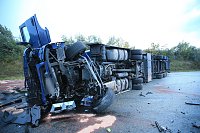 KKW kippt auf der A38 um Bild: KKW kippt auf der A38 um