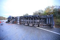KKW kippt auf der A38 um Bild: KKW kippt auf der A38 um
