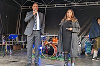 Bild:  Im Anschluss an die Festveranstaltung wurde im Schlosshof Sondershausen Grillt von Steffen Grimm und Claudia Langhammer er&ouml;ffnet