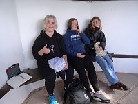 Wandertag von Thüringer Berufsschülern in und um Bad Frankenhausen auf den Spuren des Mittelalters. Nach dem mühevollem Aufstieg zur Hornungshöhe gab es eine Stärkung Bild: Wandertag von Thüringer Berufsschülern in und um Bad Frankenhausen auf den Spuren des Mittelalters. Nach dem mühevollem Aufstieg zur Hornungshöhe gab es eine Stärkung