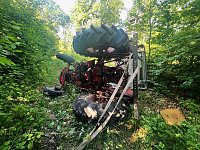 Bild: Schwerer Unfall im Wald zwischen Gro&szlig;furra und Strau&szlig;berg