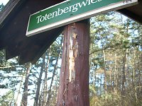 Bild: Wegweiser Totenbergwiese