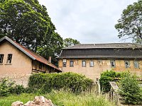 Bild: Verfallene J&auml;gerhaus auf dem Areal des Sondersh&auml;user Residenzschlosses