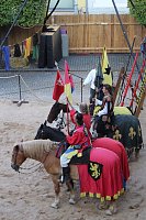 Bild: Hochprofessionelle Reitershow mit "Wenzel Ritterspiele"