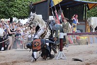 Bild: Hochprofessionelle Reitershow mit "Wenzel Ritterspiele"