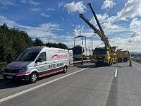 Verunglückter Bus an der A38 Bild: Verunglückter Bus an der A38