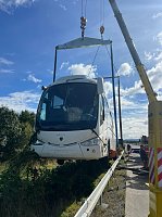 Verunglückter Bus an der A38 Bild: Verunglückter Bus an der A38