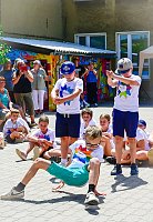 Mit großem Spaß,tanzten sich die Uderlebener Schüler in die Ferien Bild: Mit großem Spaß,tanzten sich die Uderlebener Schüler in die Ferien