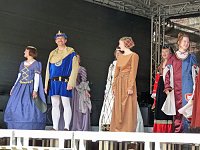 Bild: Getanzte Modenschau