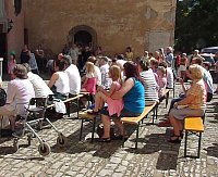 Bild: Getanzte Modenschau