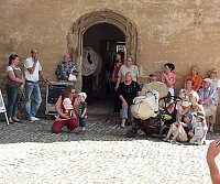 Bild: Getanzte Modenschau