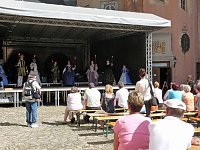 Bild: Getanzte Modenschau