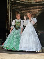 Bild: Getanzte Modenschau