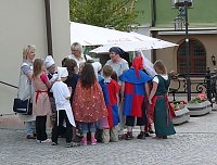 Bild: Kindermitteolalterf&uuml;hrung