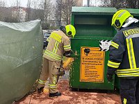 Bild: Der Container musste mit einer Flex ge&ouml;ffnet werden.