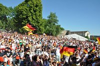 Bild: Public Viewing auf den Petersberg