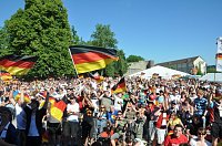 Bild: Public Viewing auf den Petersberg